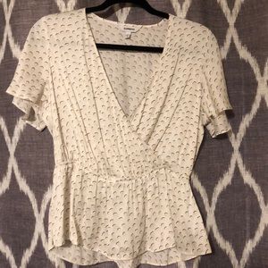 Cute blouse!
